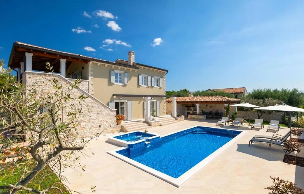 Beautiful Villa Bel Fiore In Sv Lovrec Vošteni