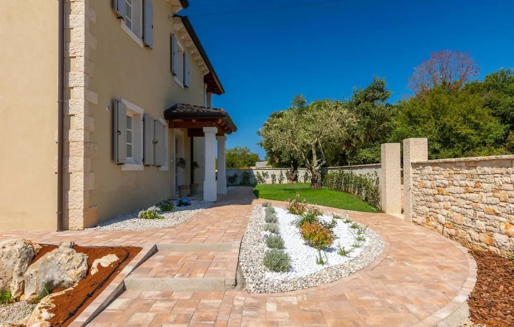 Beautiful Villa Bel Fiore In Sv Lovrec Vošteni