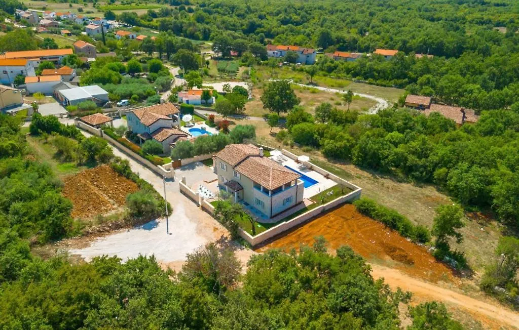 Beautiful Villa Bel Fiore In Sv Lovrec Vošteni Horvátország